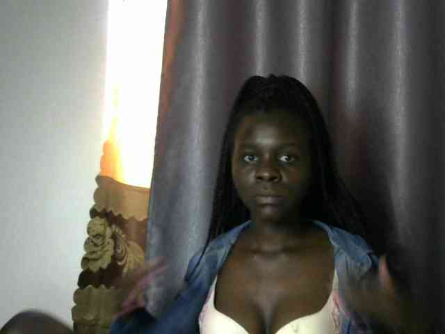 Little-queen webcam