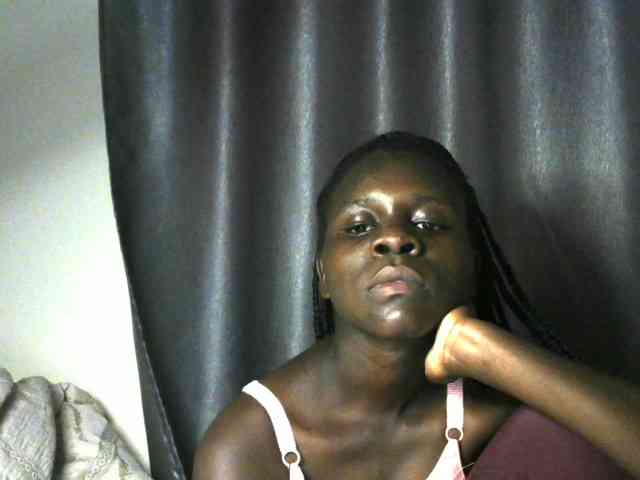 Little-queen webcam