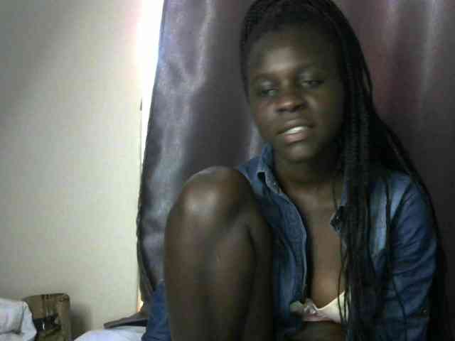 Little-queen webcam