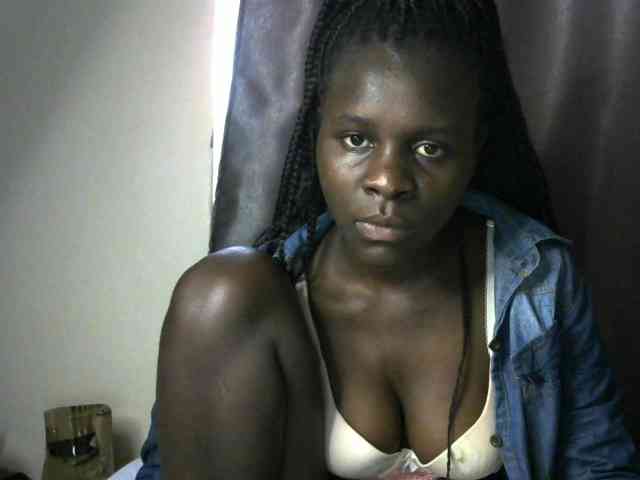 Little-queen webcam