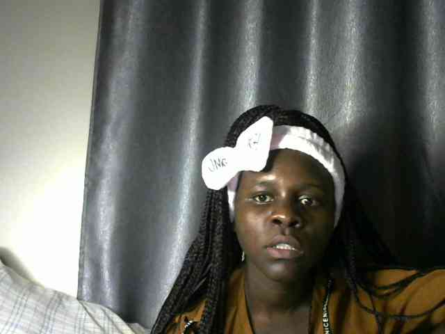 Little-queen webcam