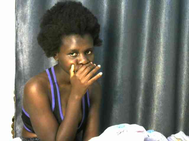 Little-queen webcam