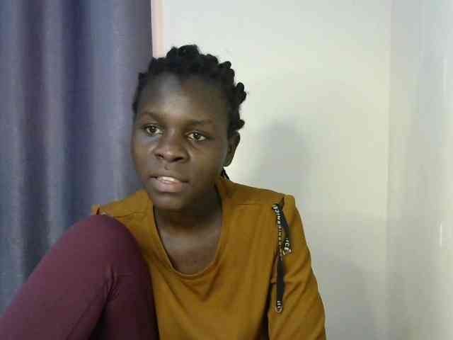 Little-queen webcam