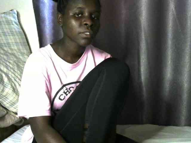 Little-queen webcam