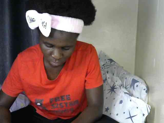 Little-queen webcam