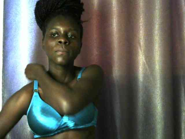 Little-queen webcam