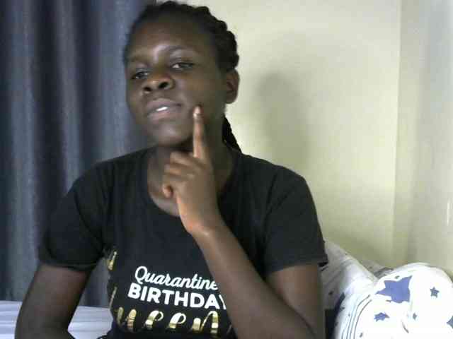 Little-queen webcam