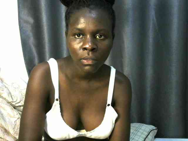 Little-queen webcam