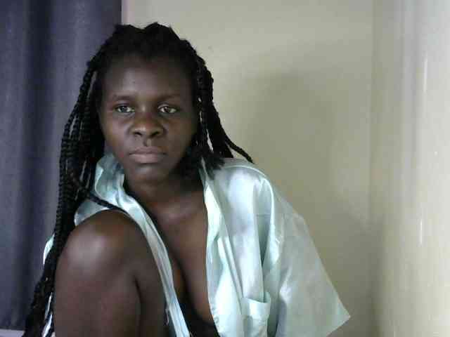 Little-queen webcam
