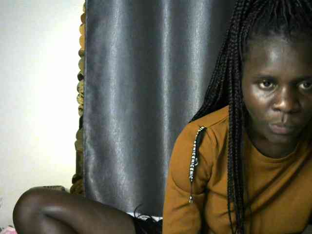 Little-queen webcam
