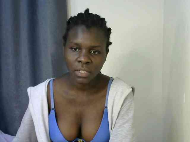 Little-queen webcam