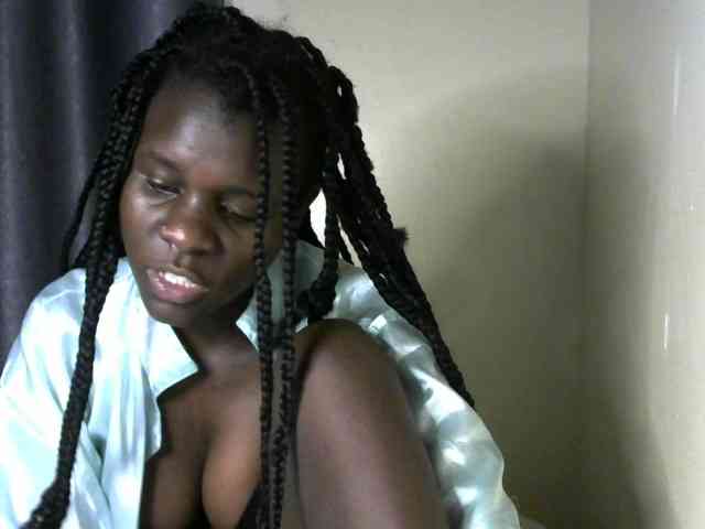 Little-queen webcam