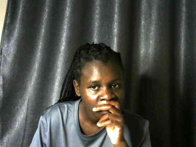 Little-queen webcam