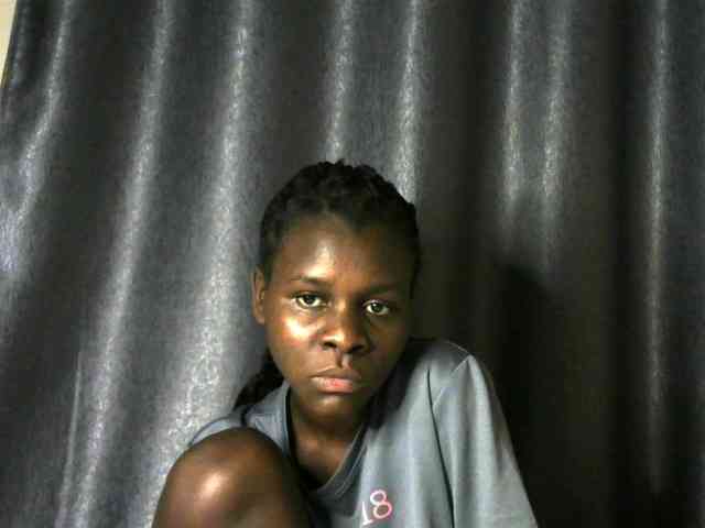 Little-queen webcam