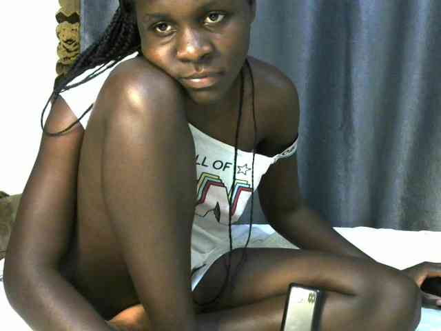 Little-queen webcam