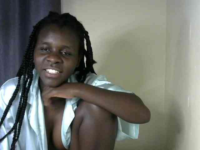 Little-queen webcam
