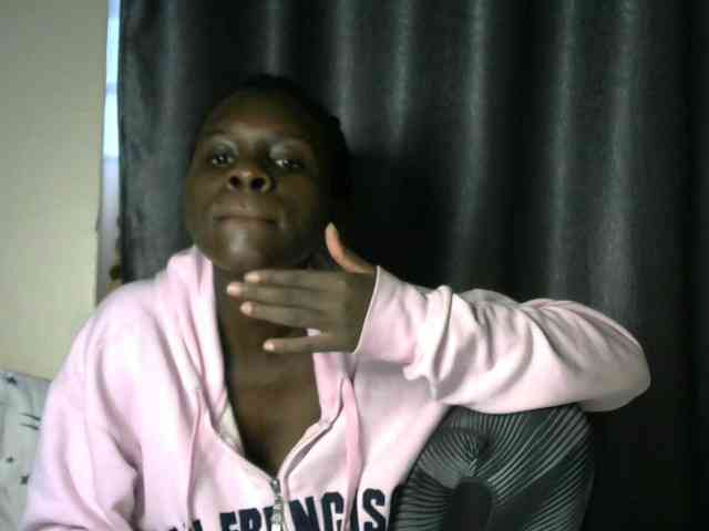 Little-queen webcam