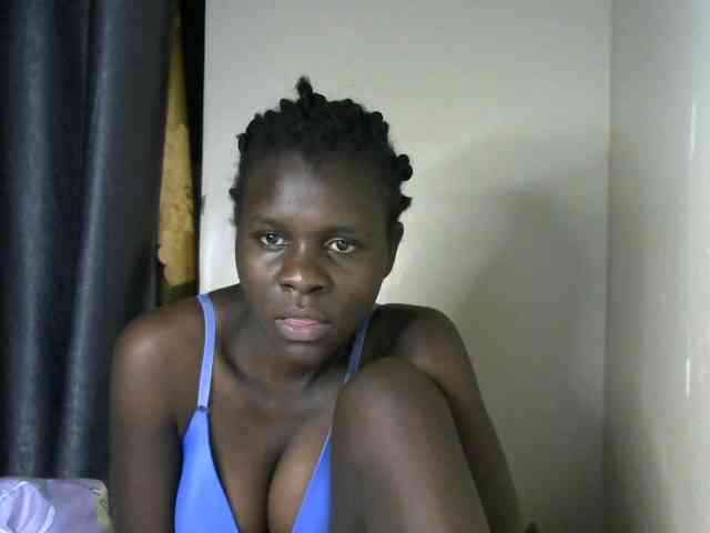 Little-queen webcam