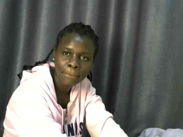 Little-queen webcam