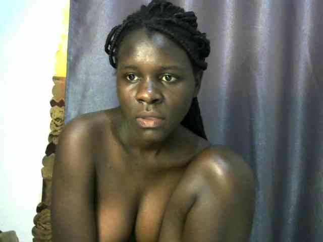 Little-queen webcam