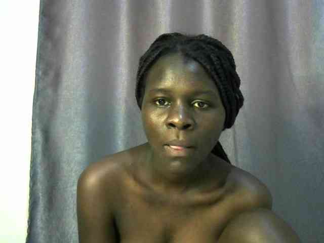 Little-queen webcam