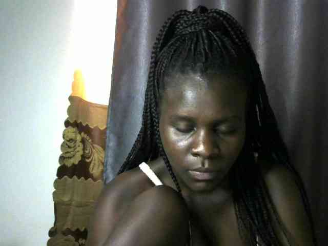 Little-queen webcam
