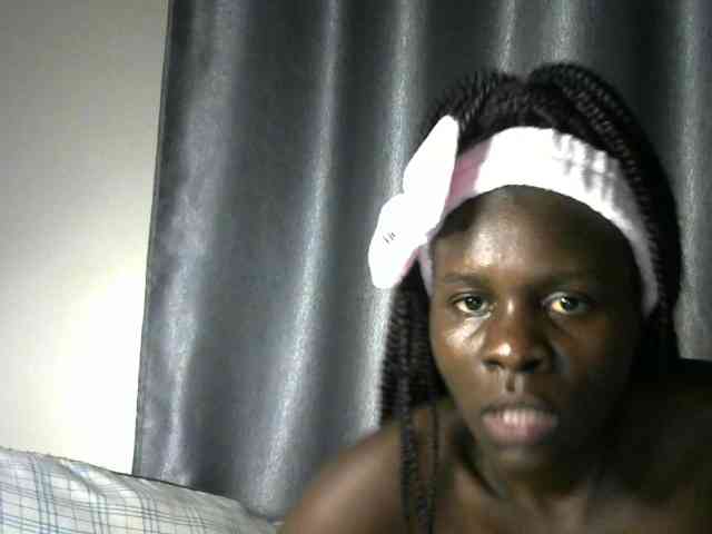 Little-queen webcam