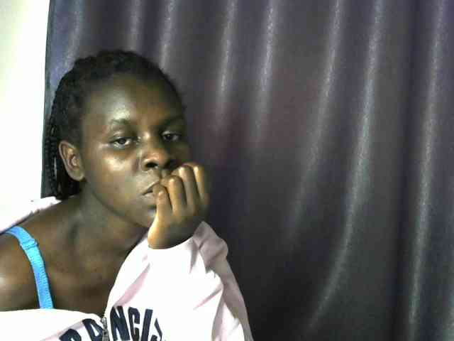 Little-queen webcam