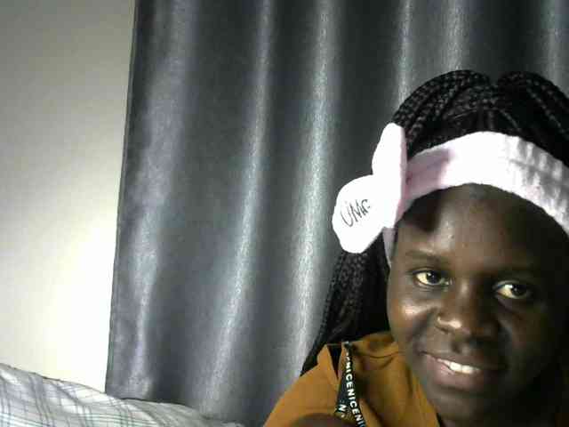 Little-queen webcam