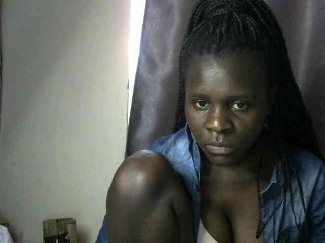Little-queen webcam