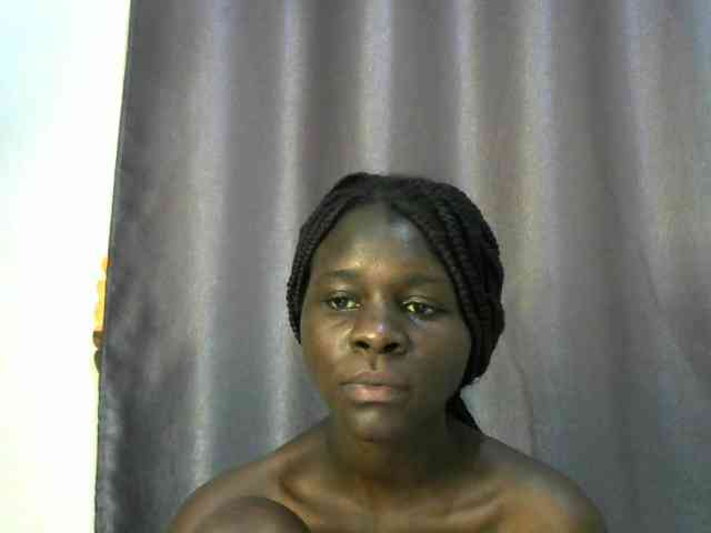 Little-queen webcam