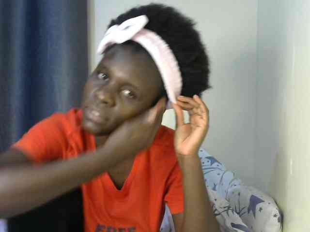Little-queen webcam