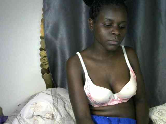 Little-queen webcam