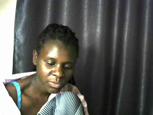 Little-queen webcam