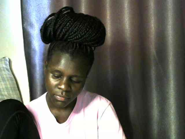 Little-queen webcam