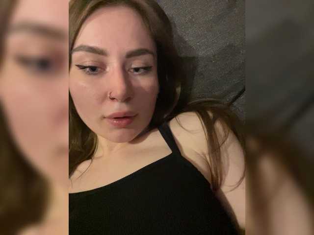 Fyflia live cam on BongaCams