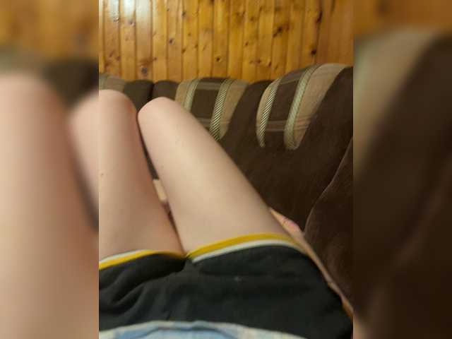 Fyflia live cam on BongaCams