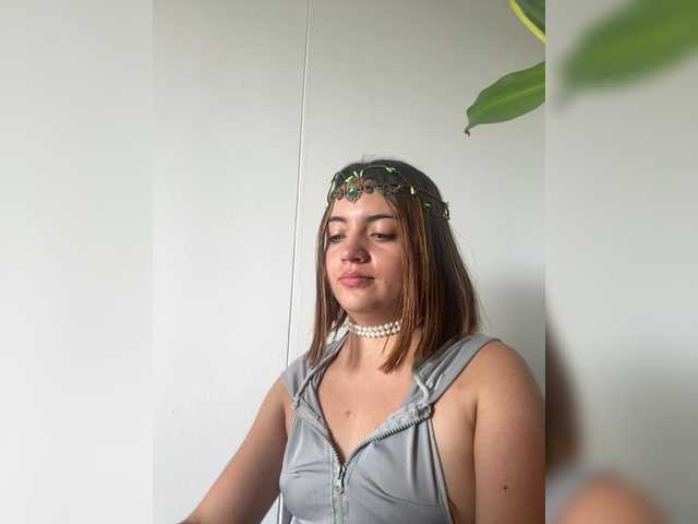 Scarletgrey live cam on BongaCams