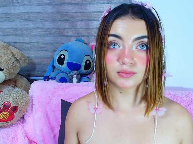 Candybloom live cam on BongaCams
