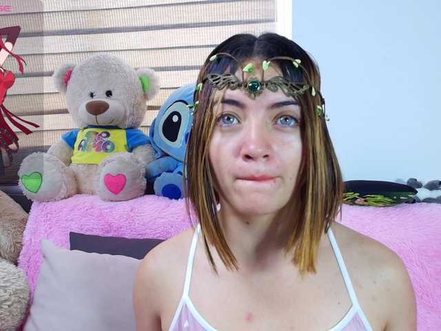 Scarletgrey live cam on BongaCams