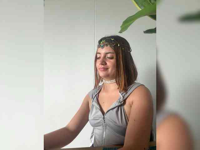 Scarletgrey webcam