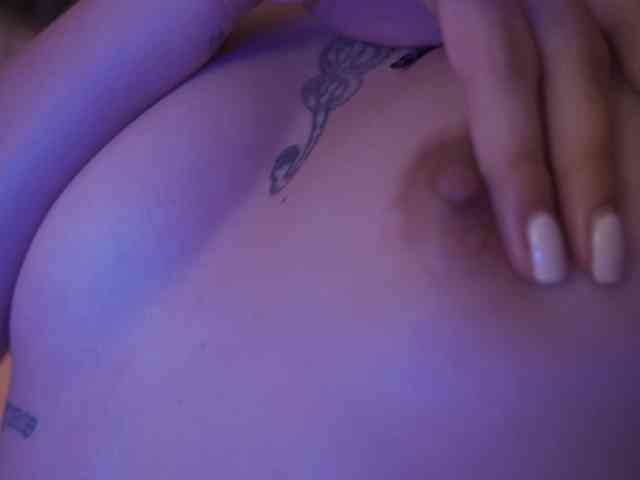 AitanaJhons webcam