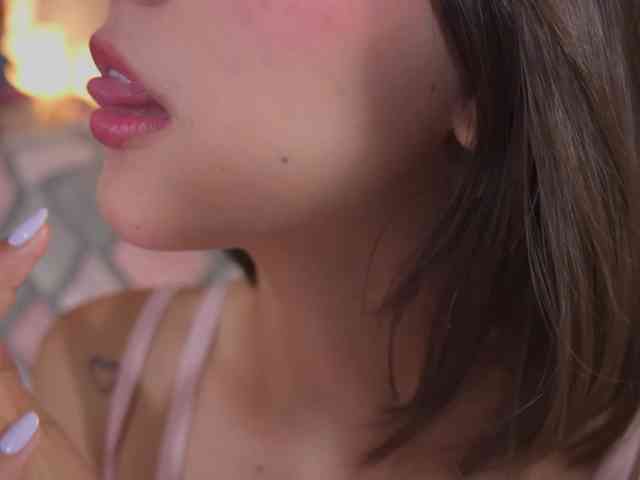 Model: AitanaJhons