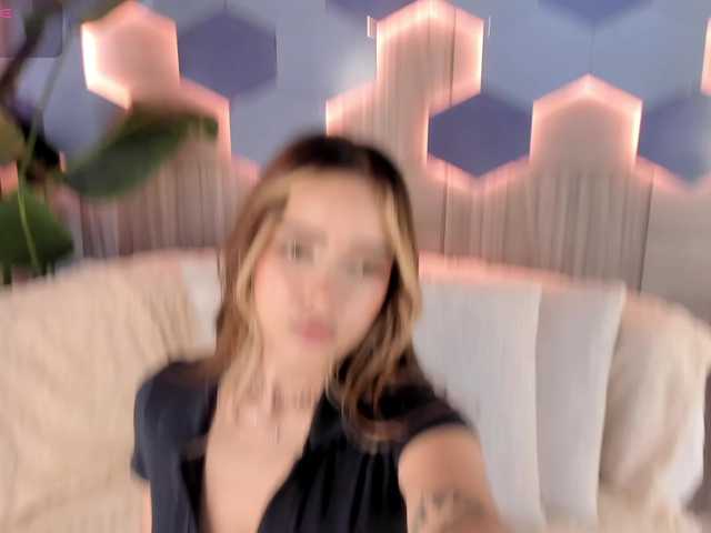 Live трансляция isabellestorm - Runet.cam