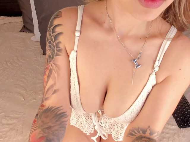 isabellestorm live cam on BongaCams