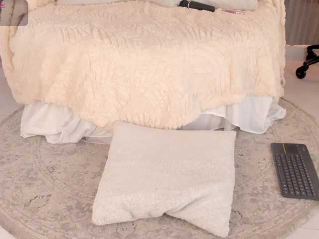 Live трансляция isabellestorm - Runet.cam