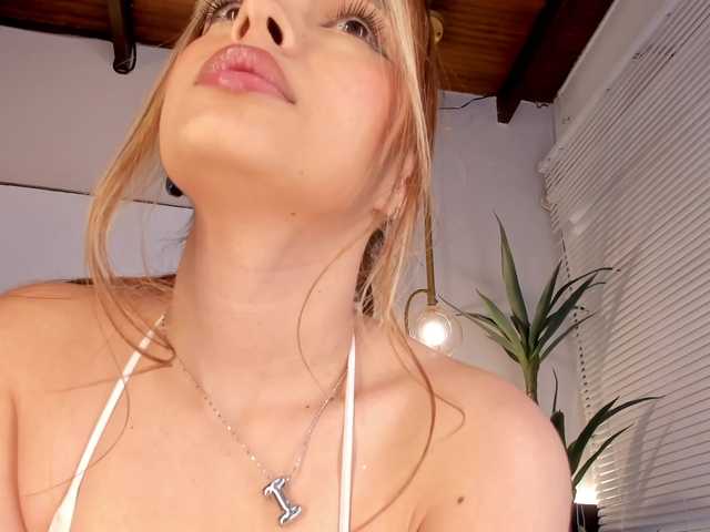 isabellestorm live cam on BongaCams
