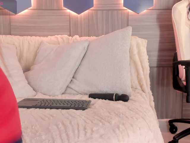 Live трансляция isabellestorm - Runet.cam
