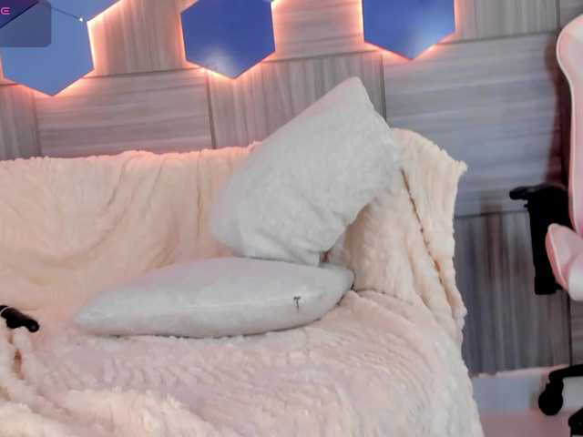 Live трансляция isabellestorm - Runet.cam