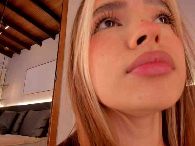 Modelo: isabellestorm